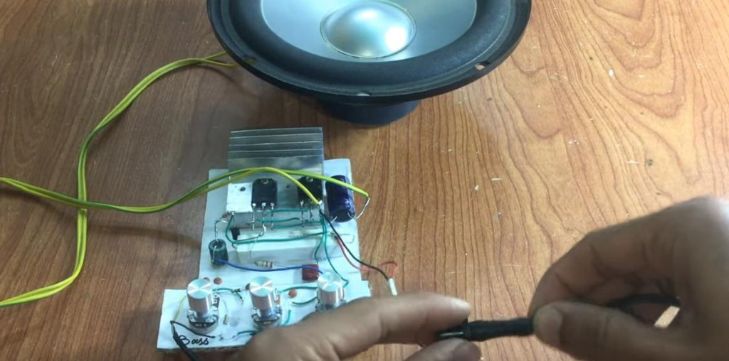 Heavy Bass Powerful Amplifier with D718
