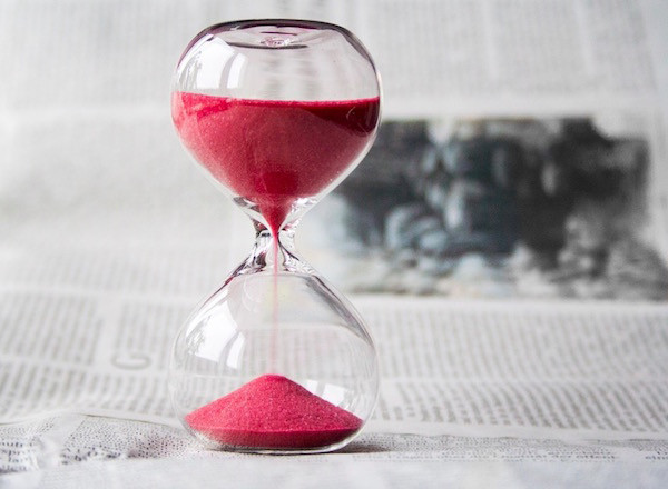 Which Programming Language Should I Choose? Evaluating the Time Constraints of Your Project