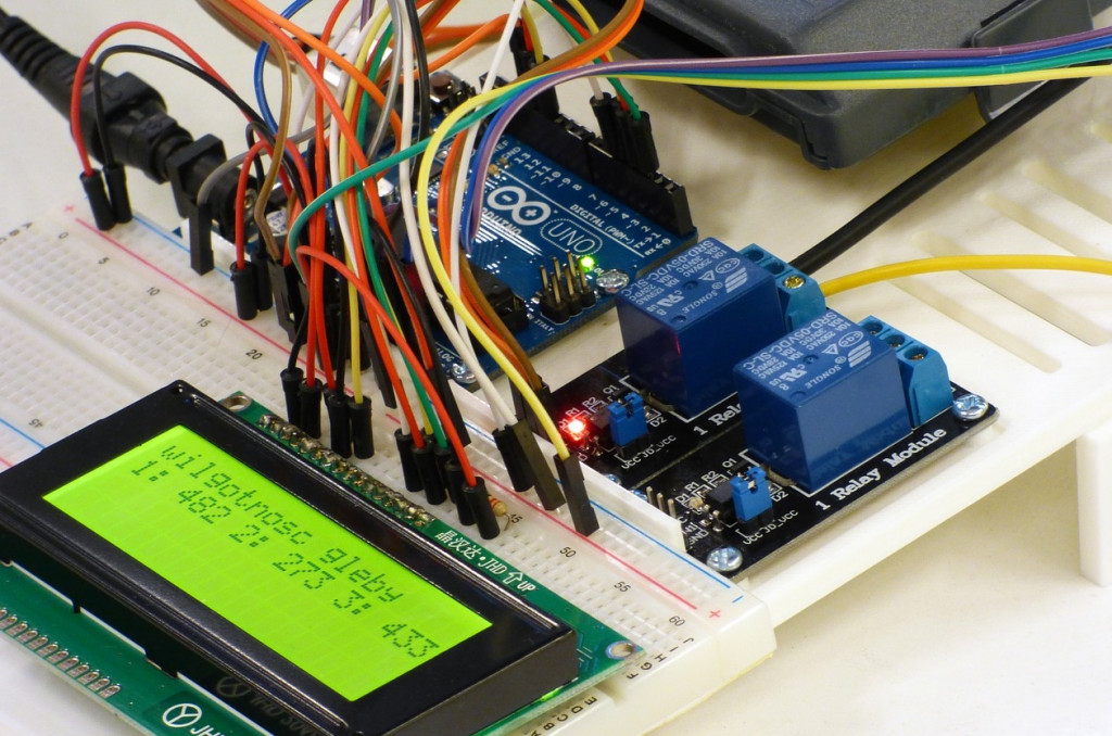 How to Safely Connect External Devices to a Microcontroller