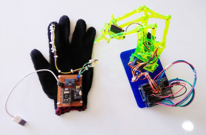 Build a Hand-Gesture-Controlled Robotic Arm With Arduino