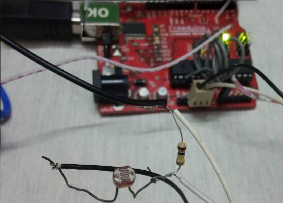 How to Use an LDR Sensor With Arduino