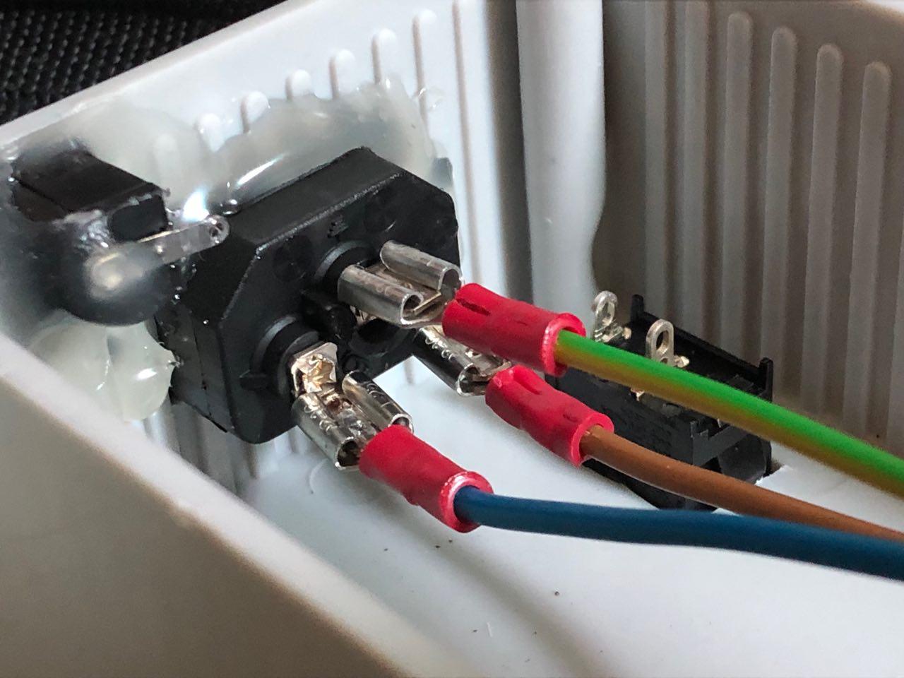 add cable shoes on three mains wires and connect to IEC connector